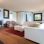 Feriehus Lovely Cascina. Stunning Views & Sun Deck