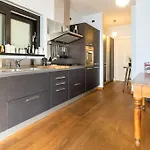Lovely Cascina. Stunning Views & Sun Deck Feriehus