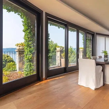 Lovely Cascina. Stunning Views & Sun Deck *