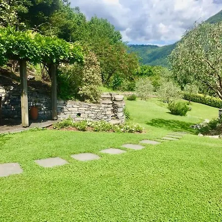 Lovely Cascina. Stunning Views & Sun Deck Ferienhaus *