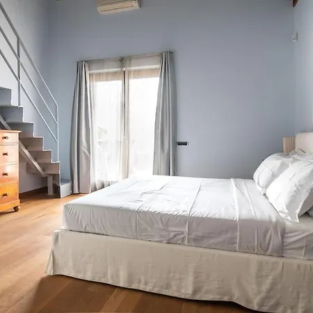 Ferienhaus Lovely Cascina. Stunning Views & Sun Deck