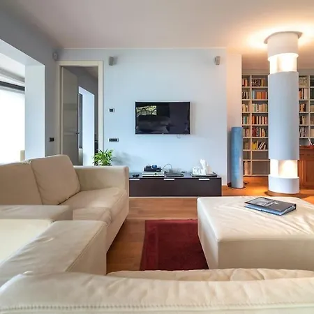Lovely Cascina. Stunning Views & Sun Deck Ferienhaus *