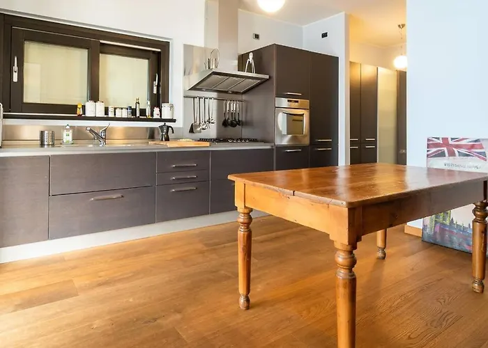 Casa vacanze Lovely Cascina. Stunning Views & Sun Deck *