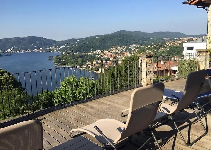 Lovely Cascina. Stunning Views & Sun Deck *