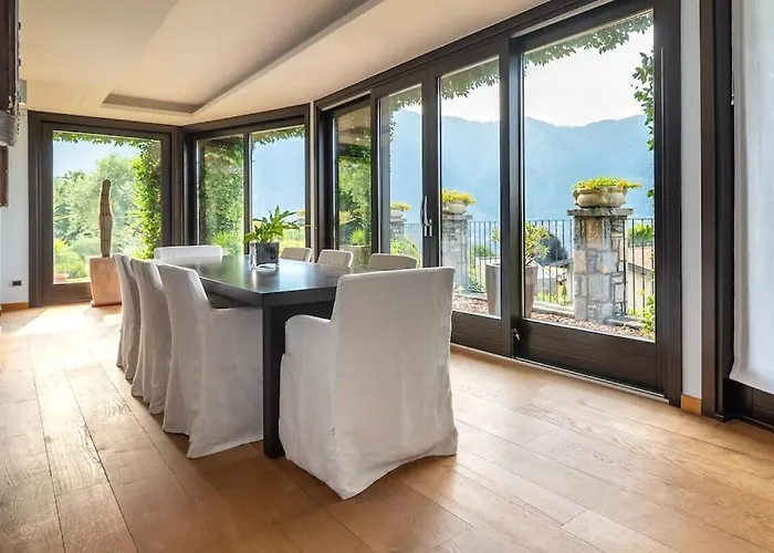 Casa vacanze Lovely Cascina. Stunning Views & Sun Deck Cernobbio