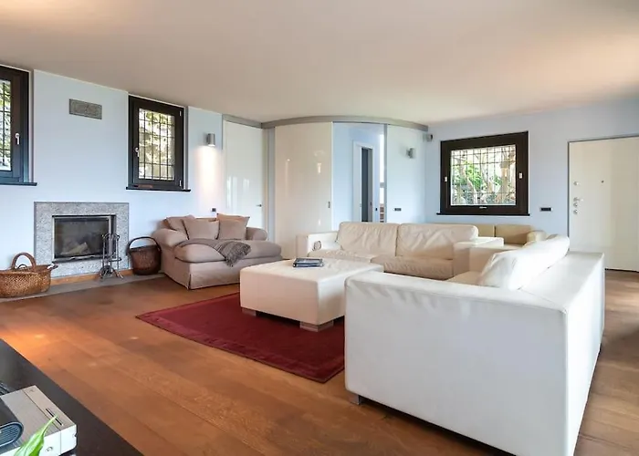 Casa vacanze Lovely Cascina. Stunning Views & Sun Deck
