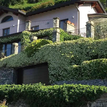 Lovely Cascina. Stunning Views & Sun Deck 別荘